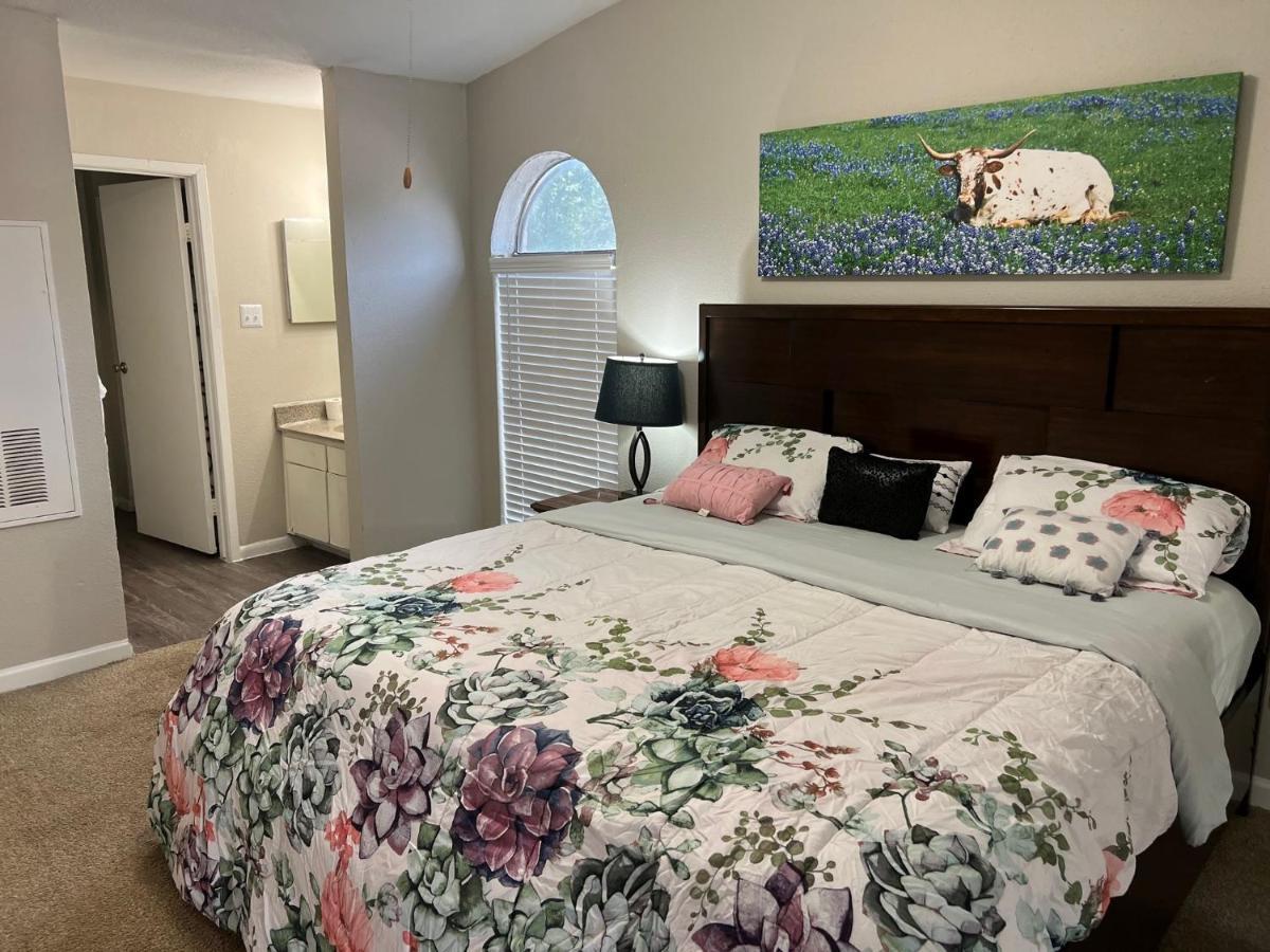 Beautiful 1-Bedroom Townhome With Nice Amenities ฮูสตัน ภายนอก รูปภาพ